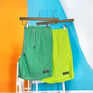 Vineyard Vines 7” Island Men's Green and Yellow Swim Trunks XL